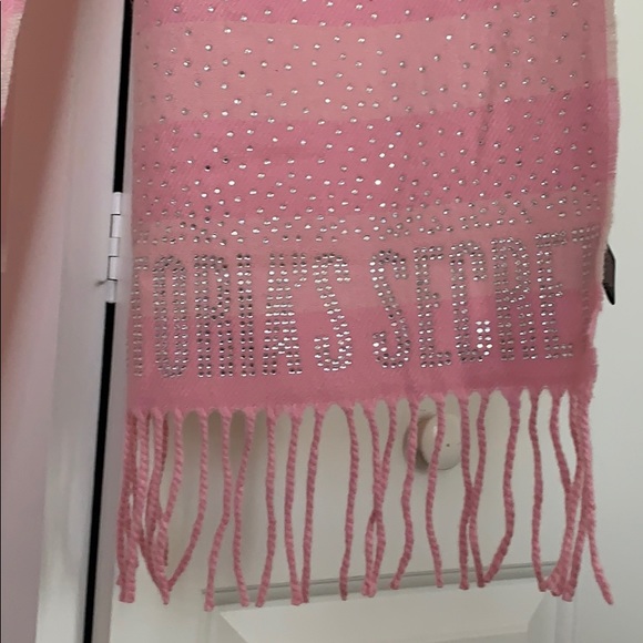 Scarf - Picture 2 of 2